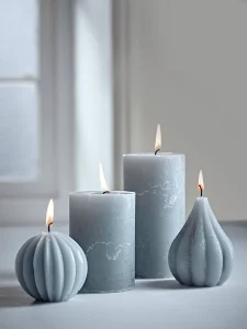 شمع ساخته شده با رنگ طوسی یا توسی